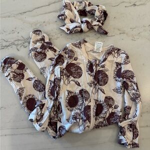 Kate Quinn Raisin Sunflower Footie & headband bow